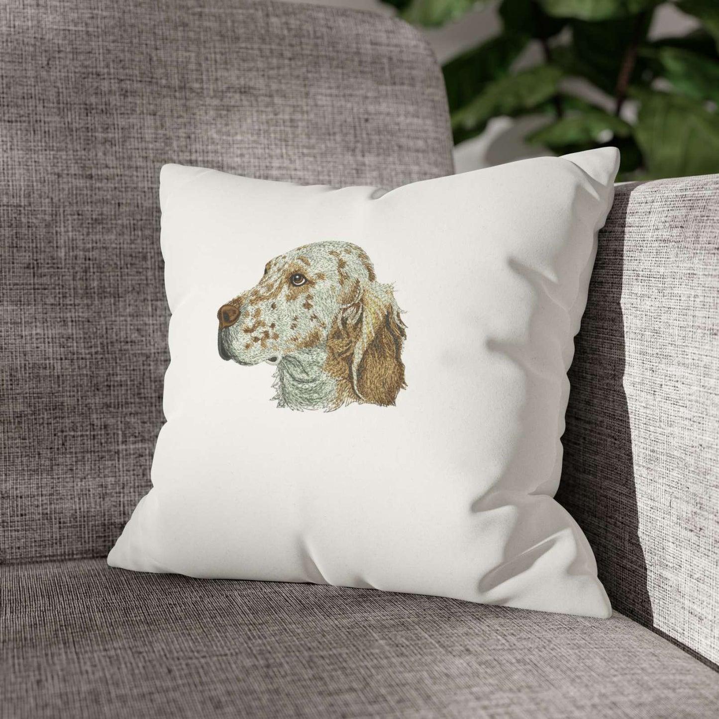 Decorative pillowcase with English Setter embroidery